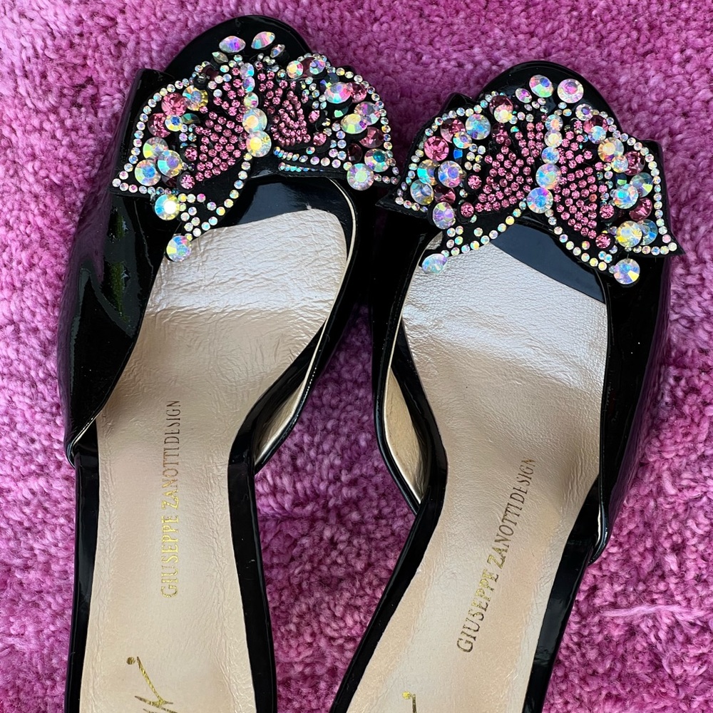 Beautiful heels - Picture 6 of 8